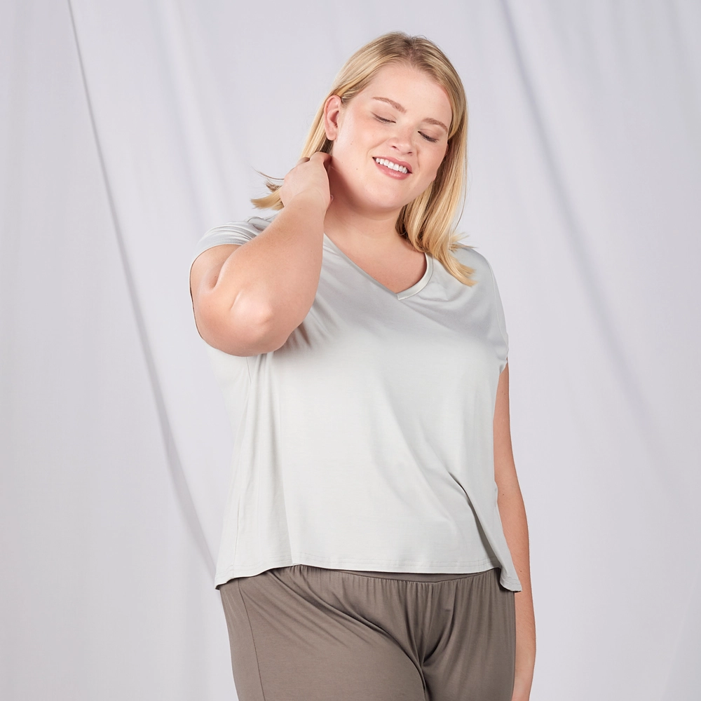 Fog V-Neck tee large